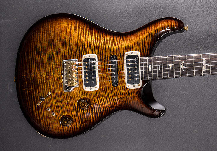 Modern Eagle V 10 Top - Black Gold Wraparound Burst