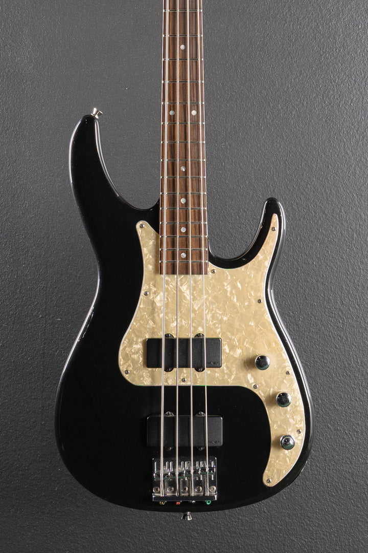 Axcelerator 4-String Active Bass &