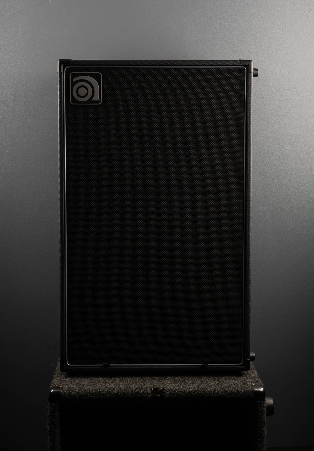 Venture VB-212 8 Ohm 500-watt 2x12" Bass Cabinet, Recent