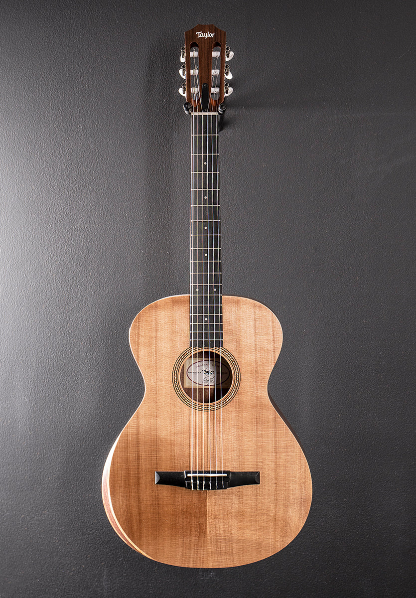 Academy 12E-N