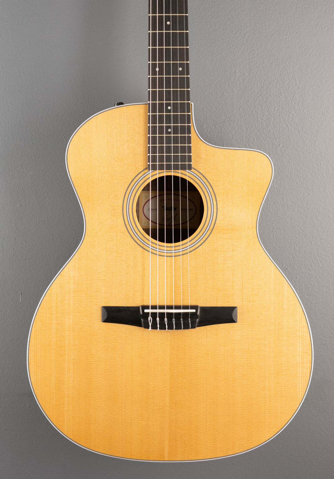 USED 214CE-N Walnut &