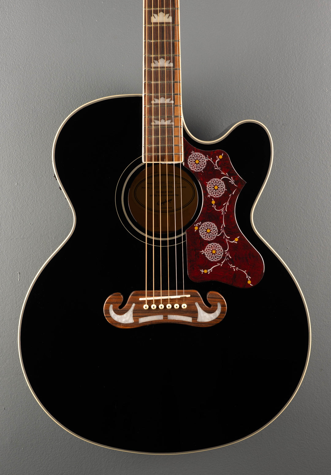 J-200 EC Studio &