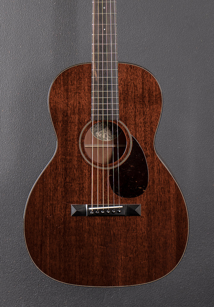 001 Mahogany