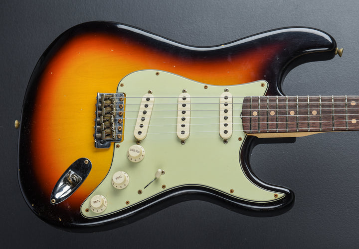 1960 Journeyman Relic Stratocaster - 3 Color Sunburst