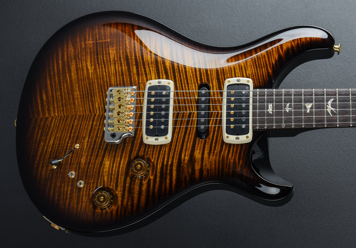 Modern Eagle V 10 Top - Black Gold Wraparound Burst