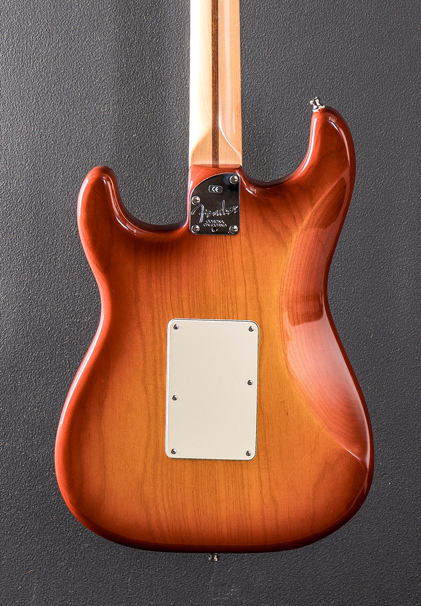 Used American Deluxe HSS Strat w/Deluxe Locking Tremolo &