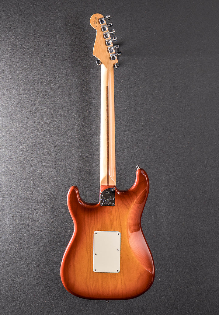 Used American Deluxe HSS Strat w/Deluxe Locking Tremolo &