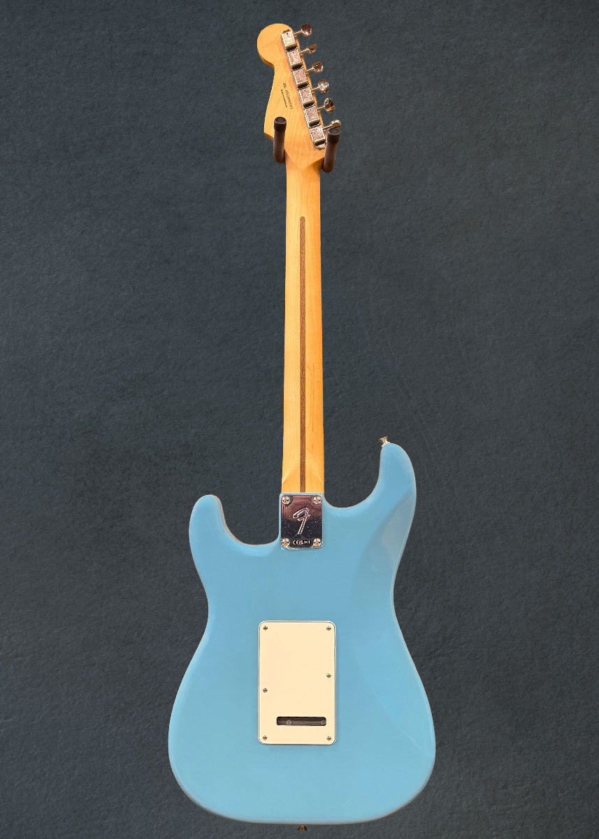 Player II Stratocaster - Aquatone Blue w/Maple