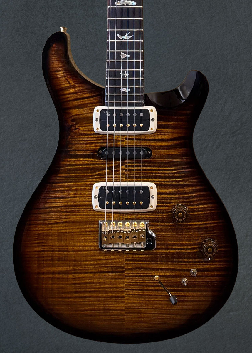 Modern Eagle V 10 Top - Black Gold Wraparound Burst