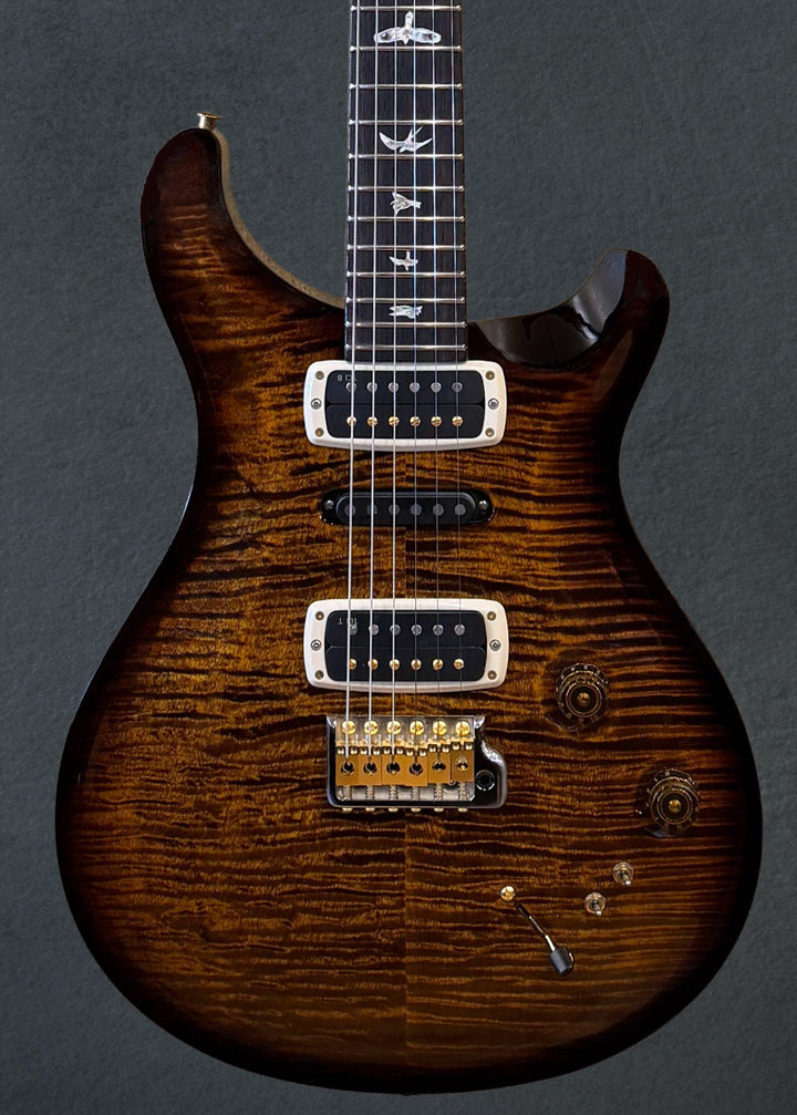 Modern Eagle V 10 Top - Black Gold Wraparound Burst