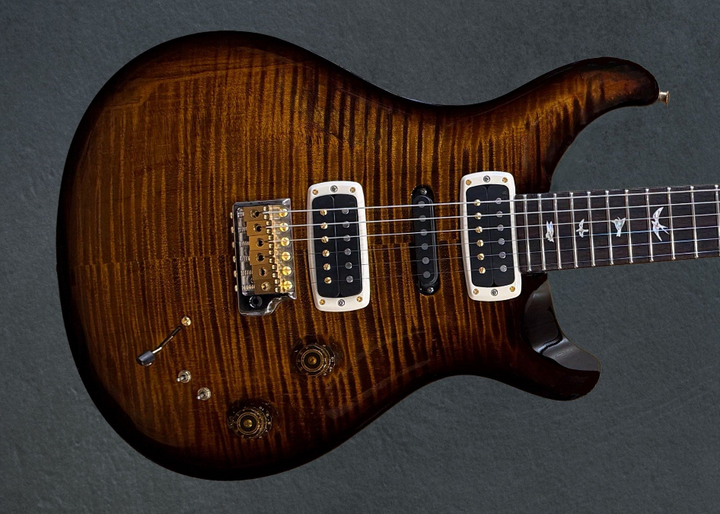 Modern Eagle V 10 Top - Black Gold Wraparound Burst