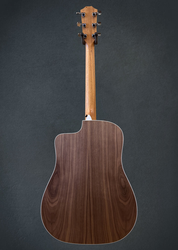 USED 210CE Walnut &