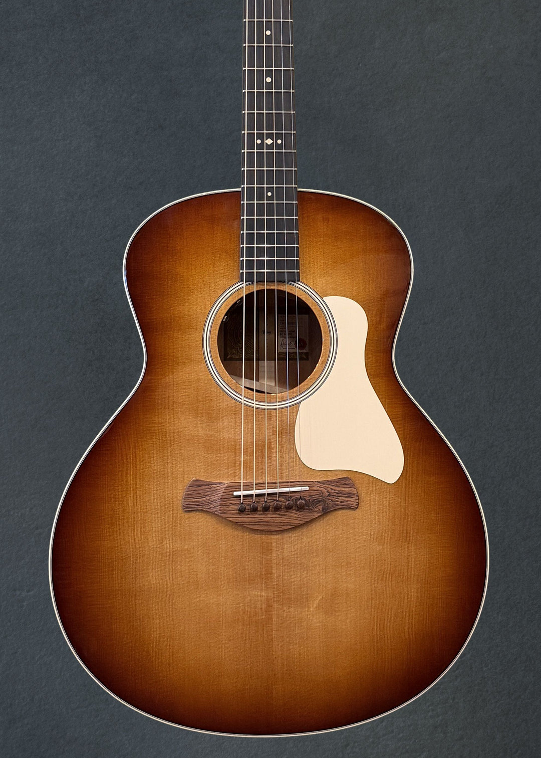 Gold Label 514e - Sunburst w/ Cream Pickguard