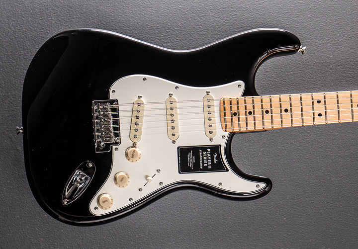 Player II Stratocaster - Black w/Maple