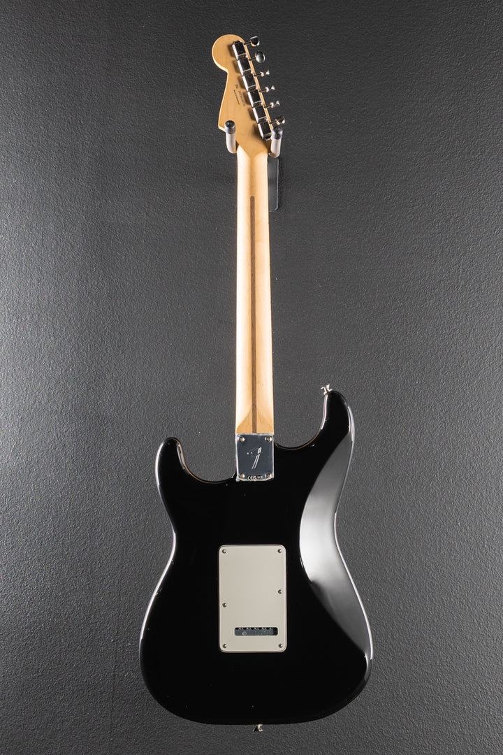 Player II Stratocaster - Black w/Maple