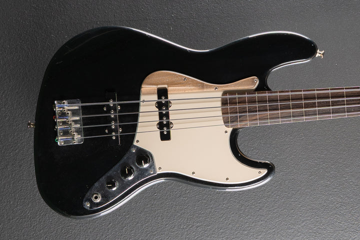 Used Standard Fretless Jazz Bass &