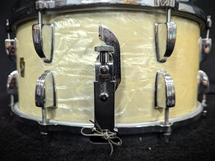 White Marine Pearl Player&