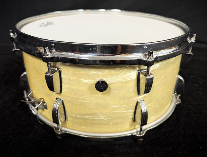 White Marine Pearl Player&