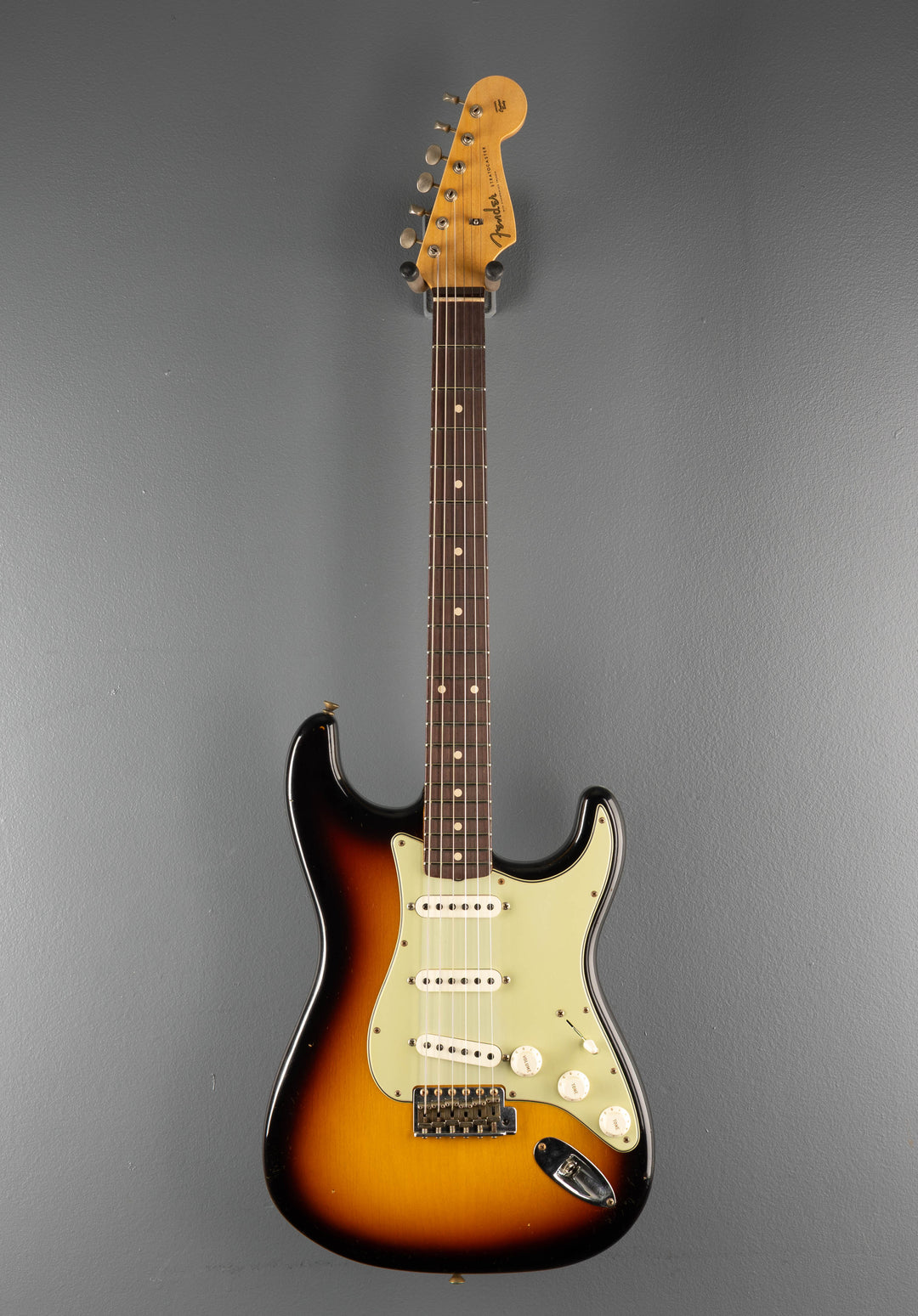 1960 Journeyman Relic Stratocaster - 3 Color Sunburst