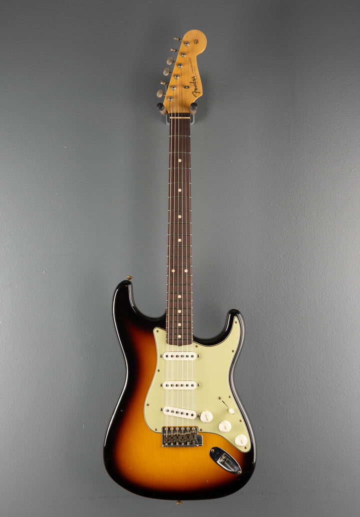 1960 Journeyman Relic Stratocaster - 3 Color Sunburst