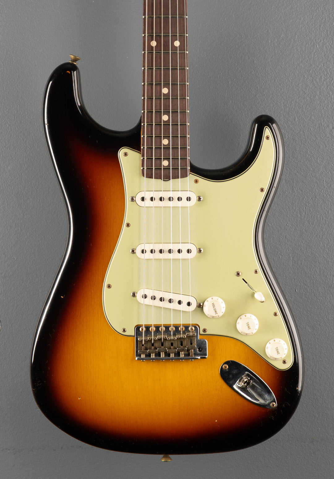 1960 Journeyman Relic Stratocaster - 3 Color Sunburst