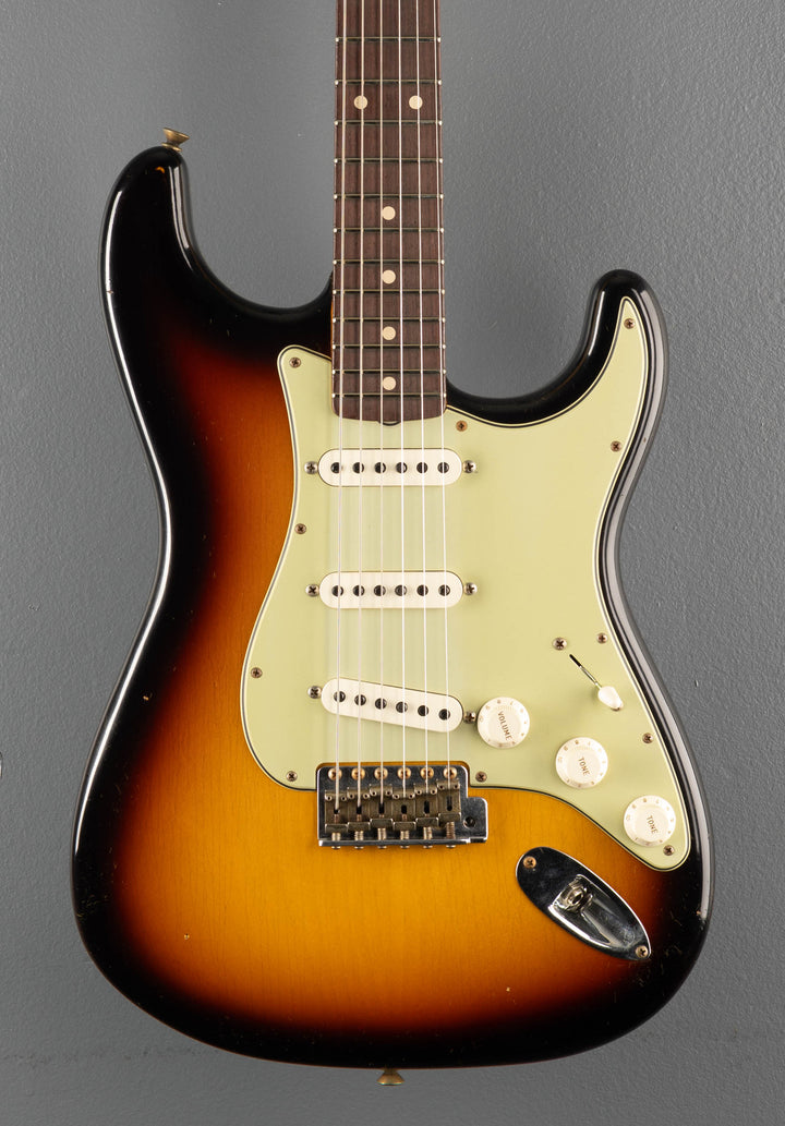 1960 Journeyman Relic Stratocaster - 3 Color Sunburst