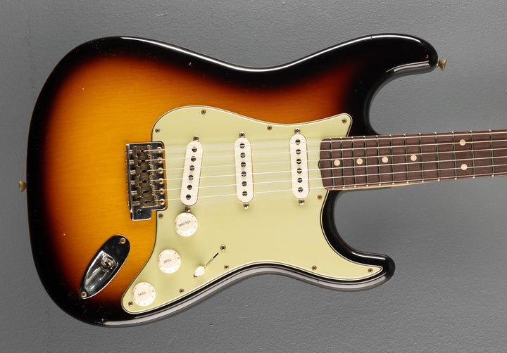 1960 Journeyman Relic Stratocaster - 3 Color Sunburst