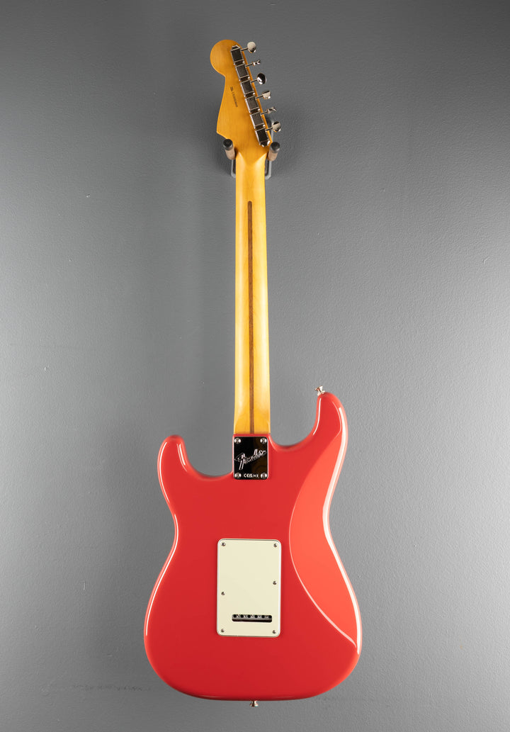 American Professional Classic Stratocaster - Faded Dakota Red w/Rosewood