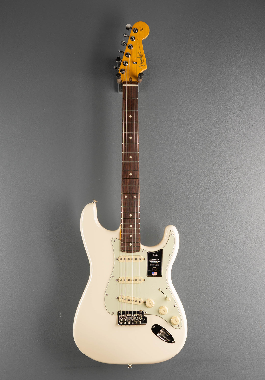 American Professional Stratocaster - Olympic White w/Rosewood