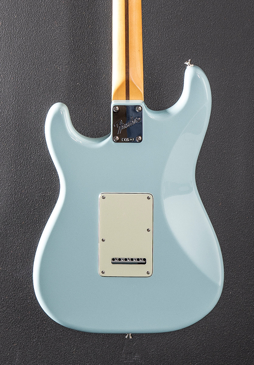 Limited Edition American Professional Classic Stratocaster with the Fender Silent System - Daphne Blue w/Rosewood