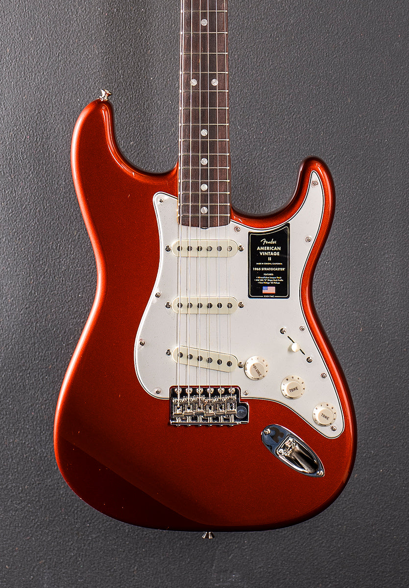 American Vintage II 1965 Stratocaster - Candy Apple Red