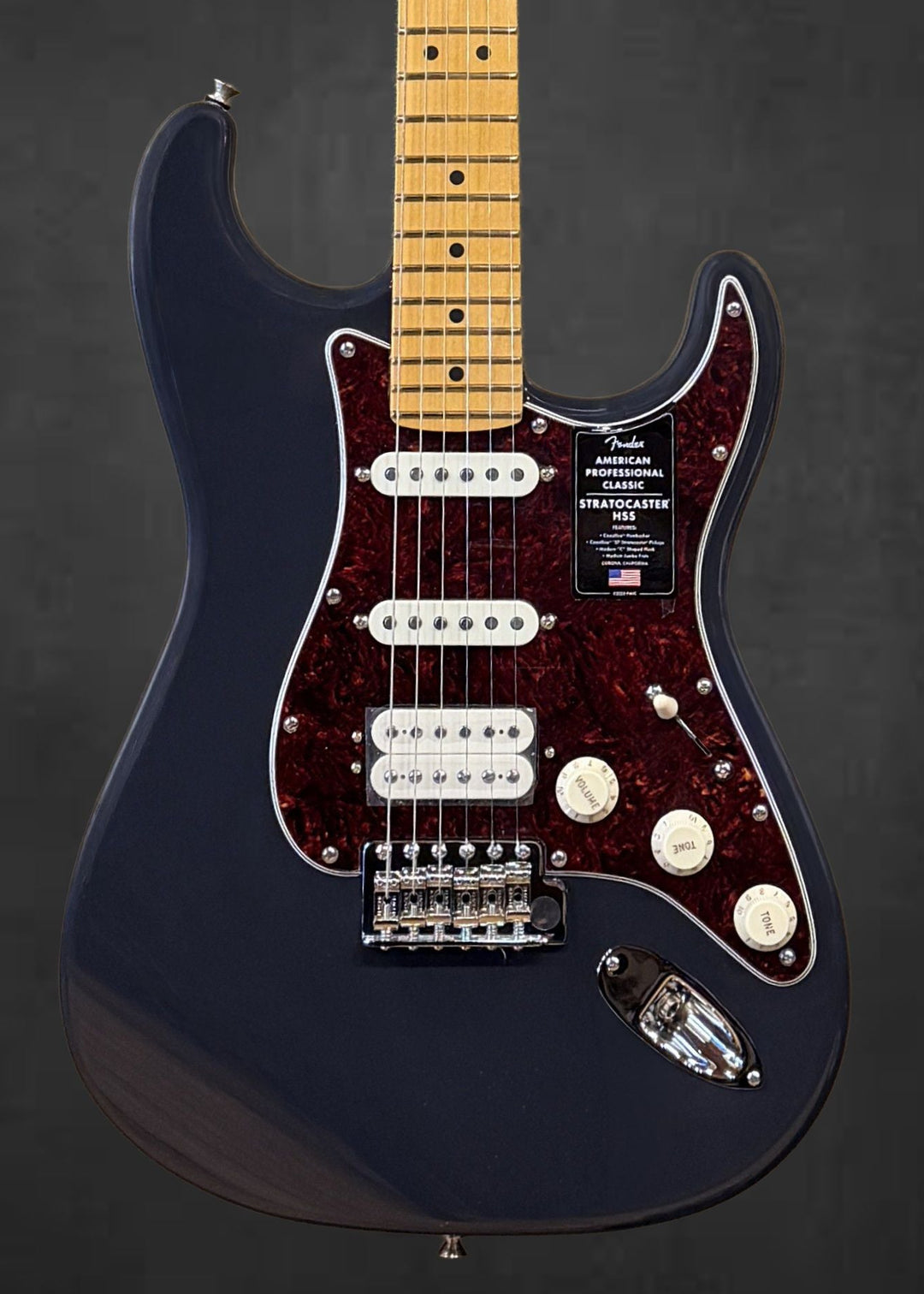 American Professional Classic Stratocaster HSS - Faded Black